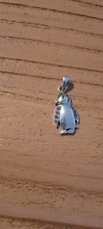 Antiek, zilveren hangertje penquin met markasietjes., Ophalen of Verzenden, Zilver, Hanger, Met edelsteen
