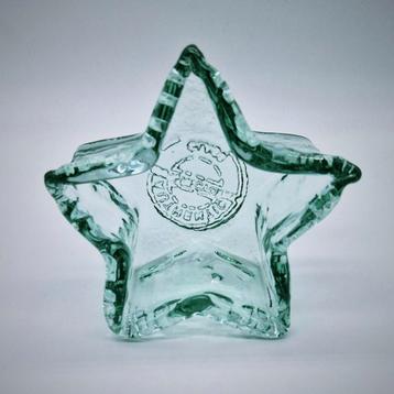 Stervormige schaal van gerecycled glas beschikbaar voor biedingen