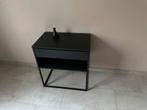 Zwart nachtkastje met lade, Minder dan 45 cm, Metaal of Aluminium, Zo goed als nieuw, 55 tot 70 cm