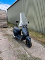 Vespa snorscooter uit 2012, Fietsen en Brommers, Snorfietsen en Snorscooters, Ophalen of Verzenden, Gebruikt, Benzine, Vespa