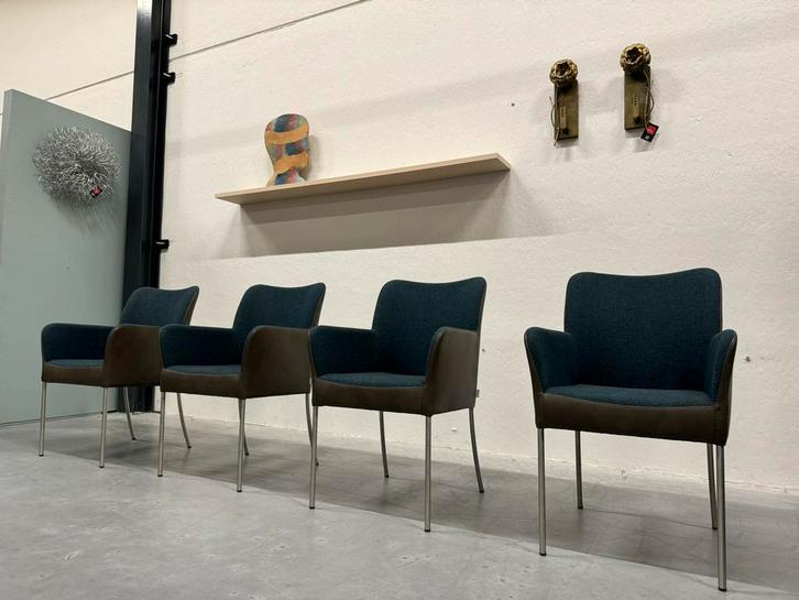 4 Showmodel Bert Plantagie Spargo eetkamerstoel blauw stof, Huis en Inrichting, Stoelen, Nieuw, Vier, Stof, Blauw, Ophalen of Verzenden