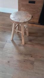 Nieuw houten krukje 40 cm hoog, Nieuw, Ophalen of Verzenden, 2941LE, Jacqueline