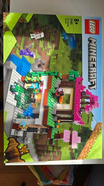 Nieuwe Lego Minecraft The Training Grounds 21183 beschikbaar voor biedingen