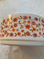 Retro schaal Arcopal bloemetjesmotief, Ophalen of Verzenden, Huis en Inrichting
