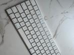 Apple Magic Keyboard - Draadloos Toetsenbord, Computers en Software, Gebruikt, Multimediatoetsen, Ophalen of Verzenden, Draadloos