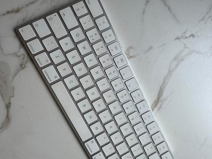 Apple Magic Keyboard - Draadloos Toetsenbord, Computers en Software, Toetsenborden, Gebruikt, Qwerty, Draadloos, Multimediatoetsen