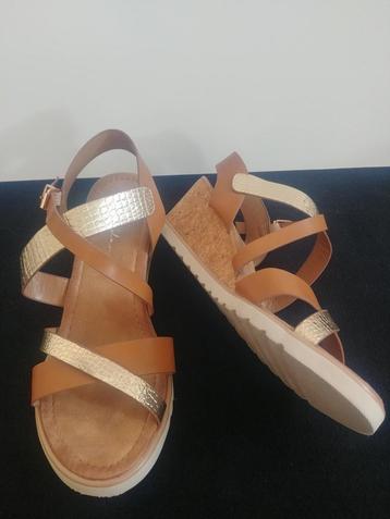Mooie sandalen 39 beschikbaar voor biedingen