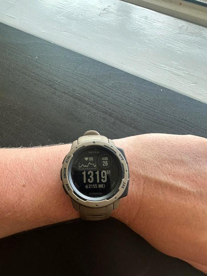 Garmin Instinct Tactical, Sieraden, Tassen en Uiterlijk, Sporthorloges, Gebruikt, Android, Zwart, Afstand, Calorieverbanding, GPS