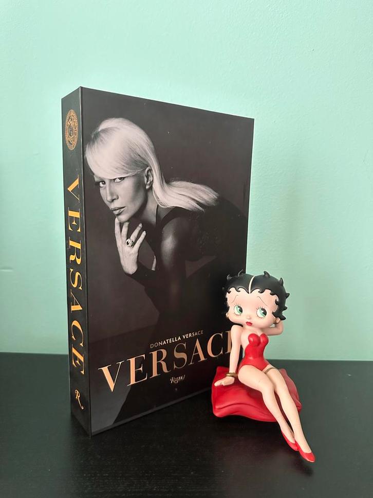 DISPLAY BOEK - Decoratieboek | Modern | Versace | Donatella, Huis en Inrichting, Woonaccessoires | Onderzetters, Nieuw, Overig