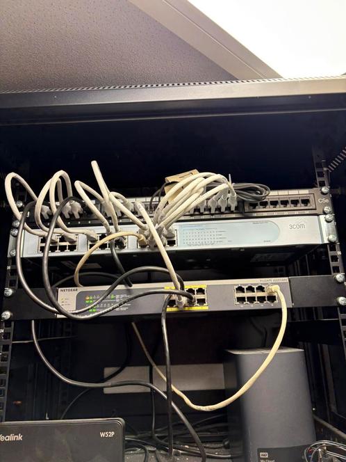 Verschillende netwerk apparaten te koop. Werkt nog perfect!, Computers en Software, Servers, Verzenden