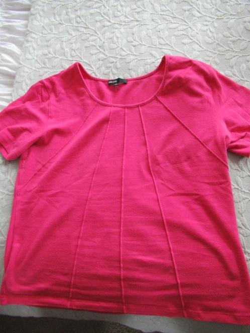 roze UNO DUE T-SHIRT, maat 44 tshirt, Kleding | Dames, T-shirts, Zo goed als nieuw, Maat 42/44 (L), Roze, Korte mouw, Ophalen of Verzenden