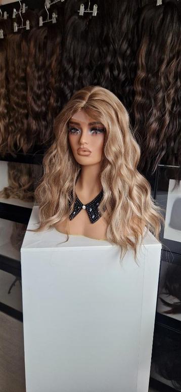 HaarTopper: #10 - Licht bruin & Blond - Wavy - 50/55cm beschikbaar voor biedingen