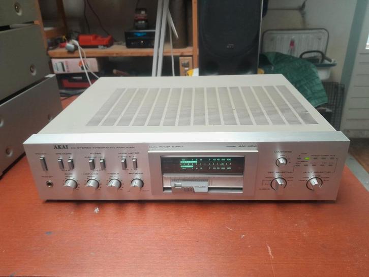 Akai AM-04 versterker opknapper, lees goed., Audio, Tv en Foto, Versterkers en Receivers, Gebruikt, Minder dan 60 watt, Overige merken