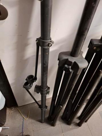 Diverse licht en geluidstandaards beschikbaar voor biedingen