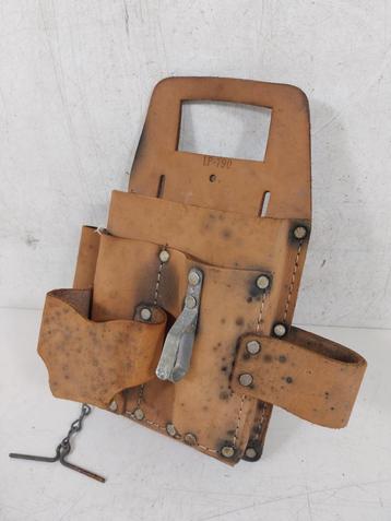 Leren toolbag, gereedschapsschort, gereedschapstas. beschikbaar voor biedingen