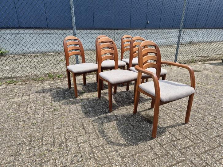 50% korting totale leegverkoop Vintage & Design - Holstebro, Huis en Inrichting, Stoelen, Vijf, Zes of meer stoelen, Bruin, Ophalen