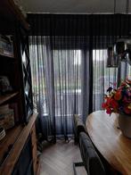 Zwarte Inbetween gordijnen 3 mtr breed, Huis en Inrichting, 200 cm of meer, Zwart, Ophalen of Verzenden, Zo goed als nieuw