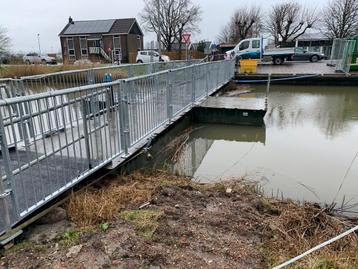 Van Hameren terras koppelponton loop(brug) verhuur 