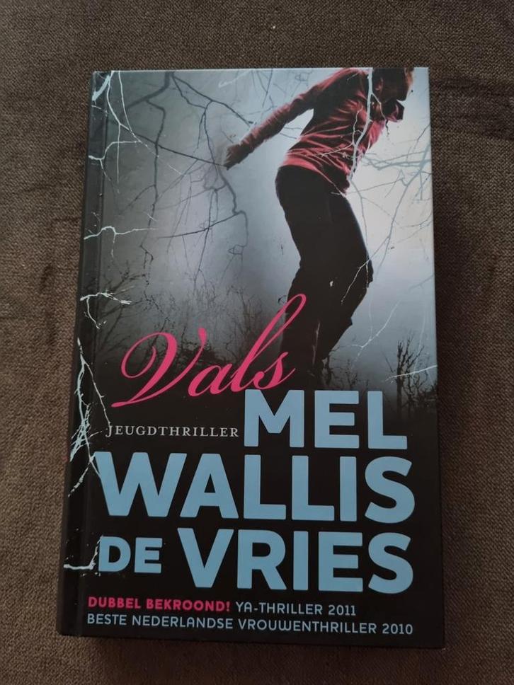 Mel Wallis de Vries - Vals, Boeken, Kinderboeken | Jeugd | 13 jaar en ouder, Zo goed als nieuw, Ophalen of Verzenden