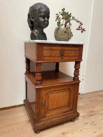 Antiek kastje/nachtkastje met marmer blad hoogte 73 cm  beschikbaar voor biedingen