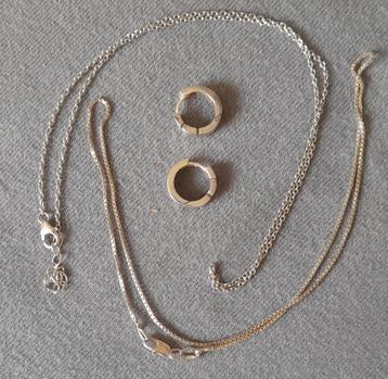 Lotje zilveren sieraden oorringen  beschikbaar voor biedingen