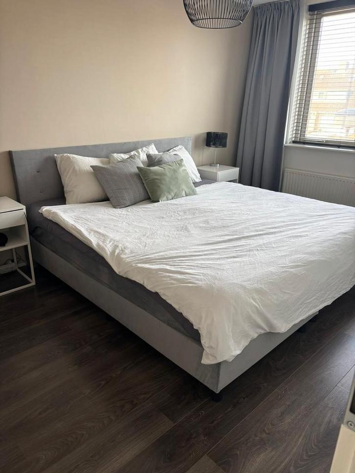 Nieuw bed 200x210 (moet weg!), Huis en Inrichting, Slaapkamer | Bedden, Ophalen