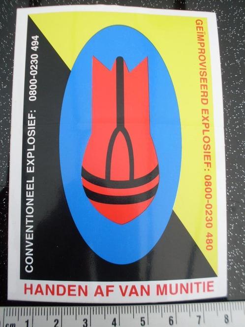 sticker handen af van munitie explosief logo embleem wapen, Verzamelen, Stickers, Zo goed als nieuw, Bedrijf of Vereniging, Verzenden