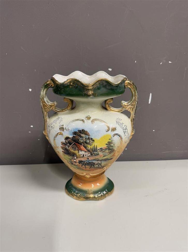 oude vaas - New Victor Gilded Vase With Rural Scenery, Antiek en Kunst, Antiek | Vazen, Ophalen of Verzenden