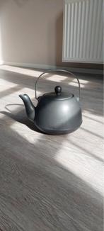 Zwarte theepot, Huis en Inrichting, Keuken | Servies, Ophalen, Zo goed als nieuw, Overige stijlen, Overige typen