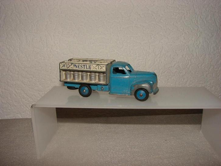 Franse dinky toy 25O studebaker melkwagen uit 1949, Hobby en Vrije tijd, Modelauto's | 1:43, Gebruikt, Auto, Dinky Toys, Ophalen of Verzenden