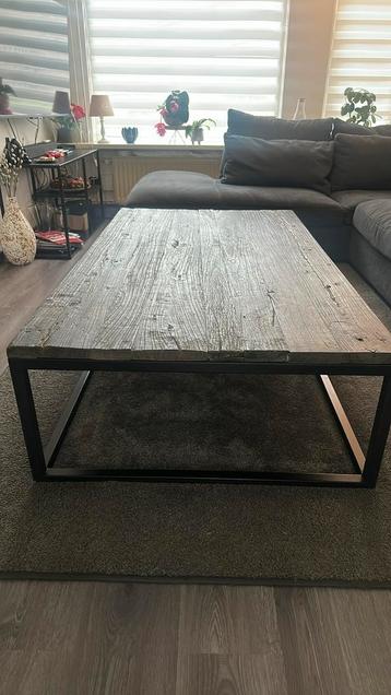 Salontafel hout  beschikbaar voor biedingen