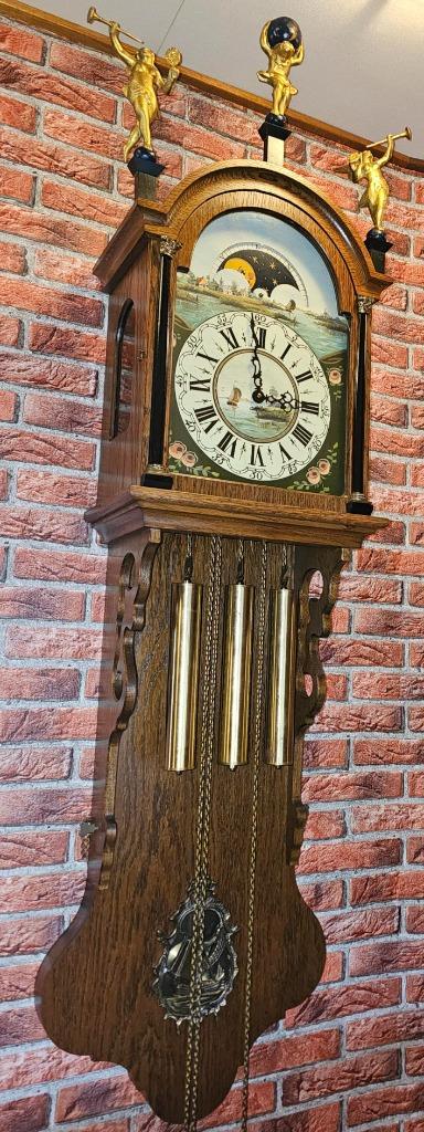 grote friese staartklok met westminster slagwerk, Antiek en Kunst, Antiek | Klokken, Ophalen