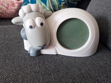 Shaun het schaap trainwekker, wekker, wit.  beschikbaar voor biedingen