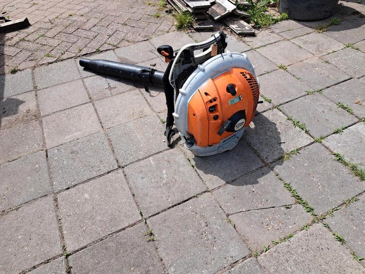 Stihl BR 550 4MIX BLADBLAZER Ruggedragen 2018 met garantie, Tuin en Terras, Bladblazers, Gebruikt, Ruggedragen, Benzine, Ophalen