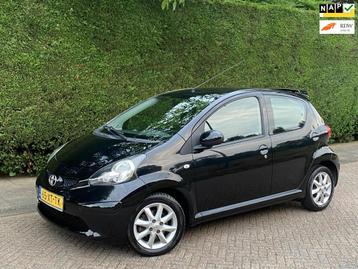 Toyota Aygo 1.0-12V AIRCO/RIJDT GOED/LAGE KM/NIEUW KOPPELING beschikbaar voor biedingen