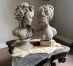 Als nieuw! Twee klassieke bustebeelden van beton 42 cm hoog, Ophalen, Zo goed als nieuw, Beton, Mensenbeeld