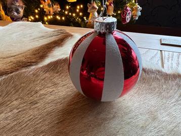 Fred van Leer kerstbal beschikbaar voor biedingen