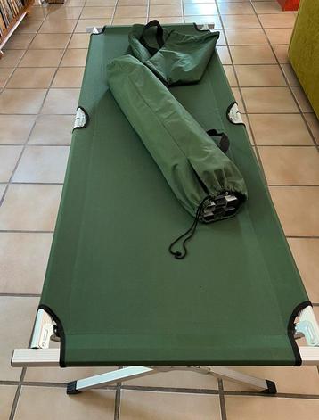 Inklapbare stretcher voor camperen of onverwacht bezoek beschikbaar voor biedingen