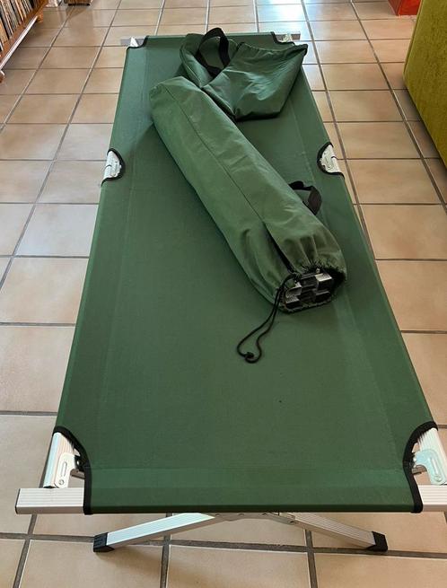 Inklapbare stretcher voor camperen of onverwacht bezoek, Tuin en Terras, Ligbedden, Zo goed als nieuw, Inklapbaar, Ophalen