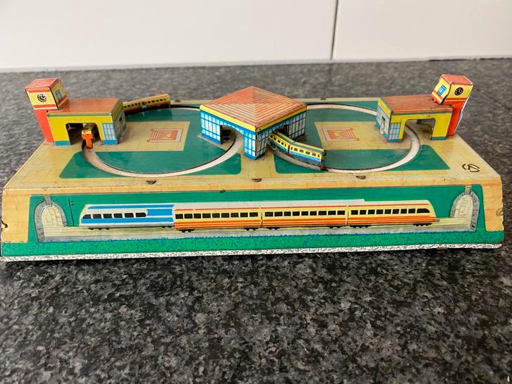 blikken Treinstation, USSR, vintage, Antiek en Kunst, Antiek | Speelgoed, Ophalen of Verzenden