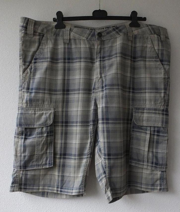 Grijs / blauw geruit korte broek, maat 60., Kleding | Heren, Grote Maten, Zo goed als nieuw, Broek of Spijkerbroek, Grijs, Ophalen of Verzenden