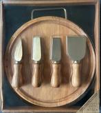 Kaasplank + Set van 4 Messen, Ophalen of Verzenden, Zo goed als nieuw