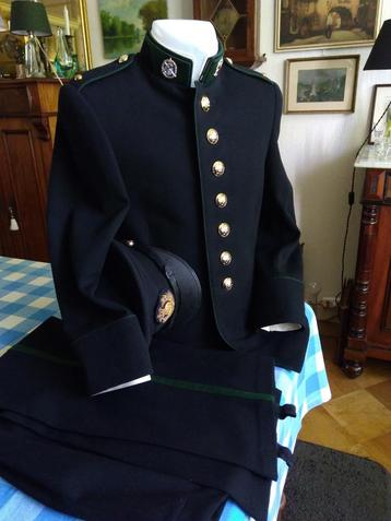 Compleet Gekleed Tenue uniform Geneeskundige Troepen GNK beschikbaar voor biedingen