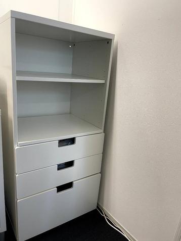 Samengestelde IKEA-kast beschikbaar voor biedingen