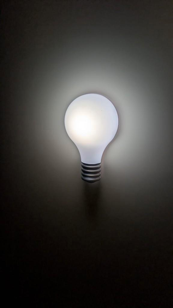 Lightbulb Pushlight druklamp voor € 2,-, Huis en Inrichting, Lampen | Losse lampen, Nieuw, Overige typen, Overige fittingen, Ophalen of Verzenden