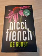 Nicci French - De gunst, Nicci French, Ophalen of Verzenden, Zo goed als nieuw, Nederland