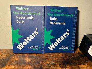 Set van 2 Wolters' Woordenboeken Duits beschikbaar voor biedingen