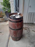 Wijnvat met kraan en wasbak, Ophalen, Houtskool