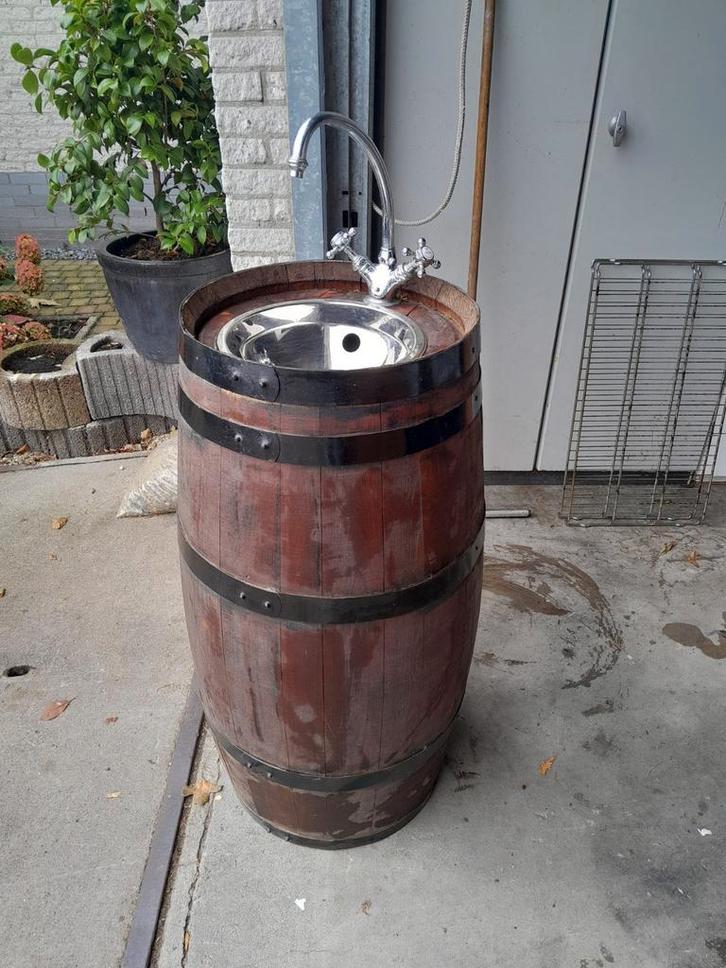 Wijnvat met kraan en wasbak, Tuin en Terras, Buitenkeukens, Houtskool, Ophalen