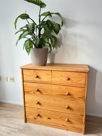 Houten ladenkast beschikbaar voor biedingen